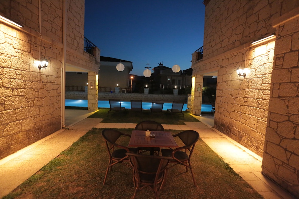 Fizzio Alaçatı Hotel - Image 38