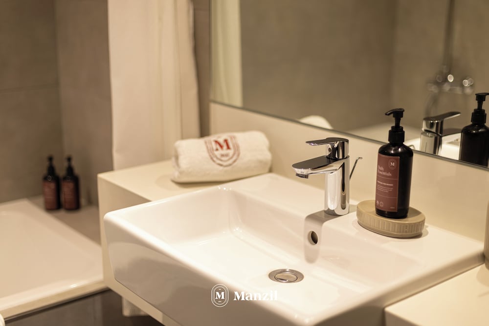Manzil - 1BR Urban Living near Downtown