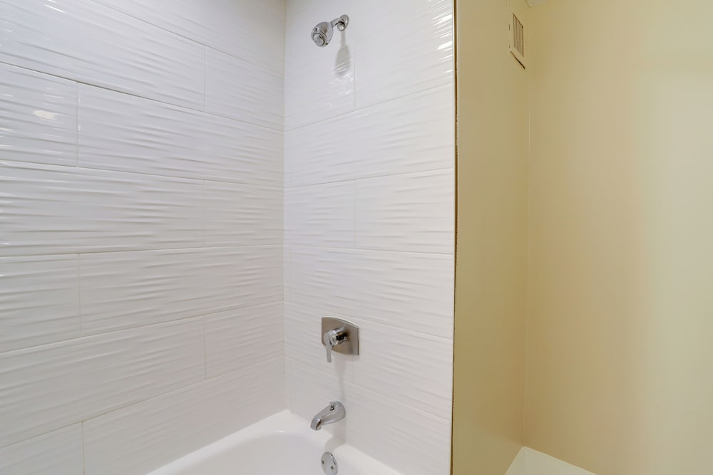 Crystal City Modern Apt w Gym