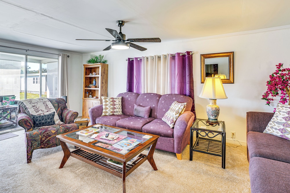 Pool Access! Couples Haven 4 Mi to Dtwn Fort Myers