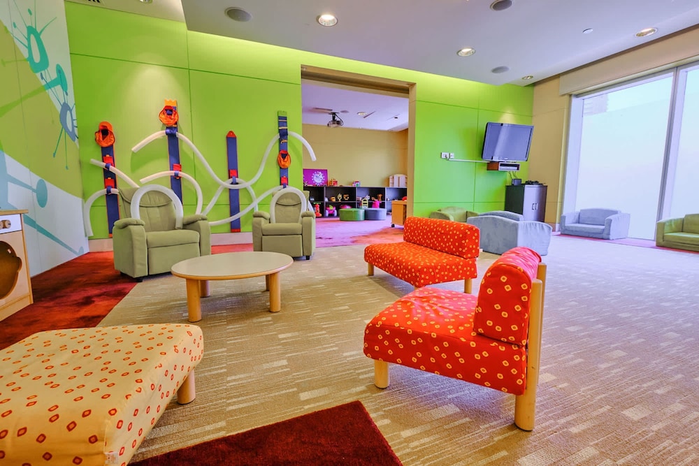 Grand Stay in This 1 Bedroom Flat That Sleeps 4