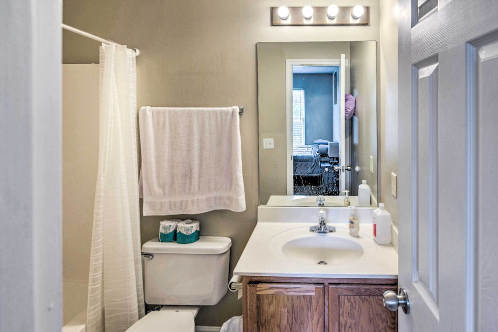 La Vergne Townhome: 22 Mi to Dtwn Nashville! - Property Image 16