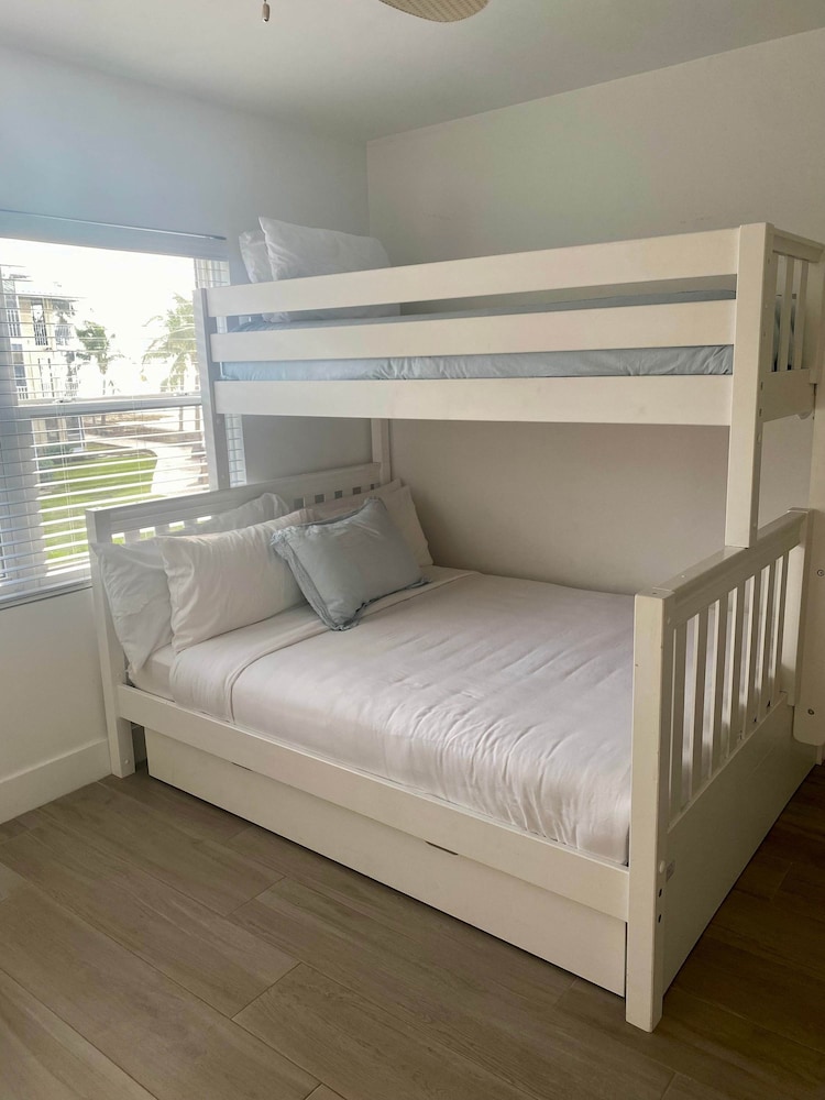 Modern Comforts in Paradise Tamarind Bay 3-bed 2-bath