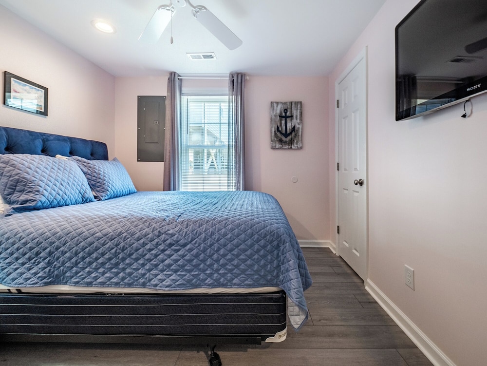 Ankers Away by Topsail Realty
