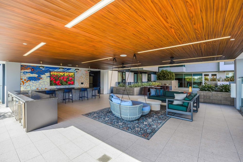Luxury 3BR Hollywood Sign View by Oneluxstay