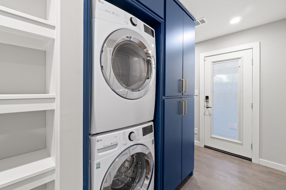 Emerald Indigo House Pet Friendly