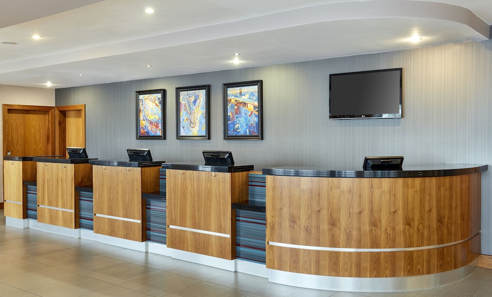 Gateshead Vacations - Leonardo Hotel Newcastle Quayside - Property Image 2