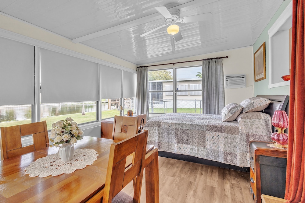 Cozy And Relaxing Fishing Retreat 3 Bedroom Home