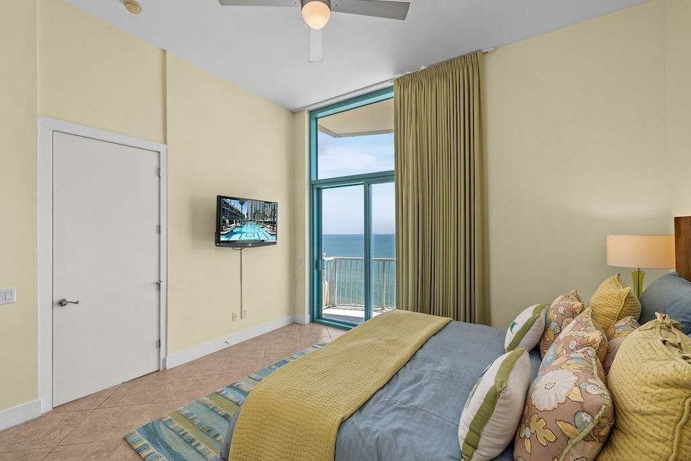 Penthouse Jr Unrivaled Luxury Insane Views 3 Bedroom Apts