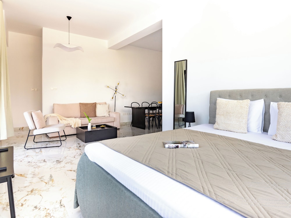 Sanders River Plaza Limassol Apartment
