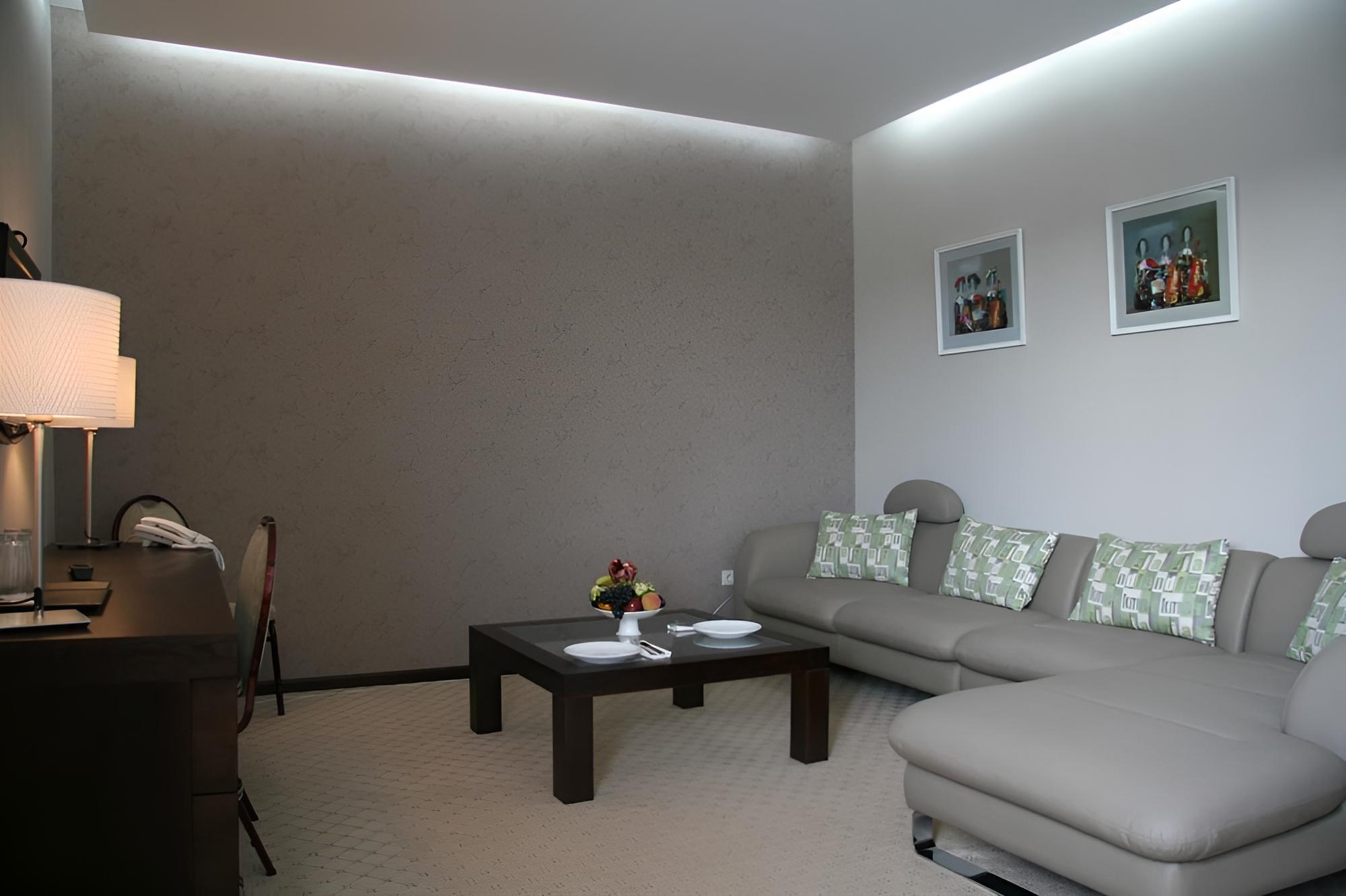 D'Plaza Hotel