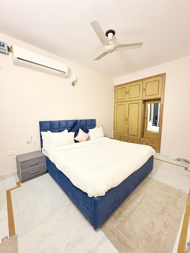 Luxury 2 Bedroom's Apartment