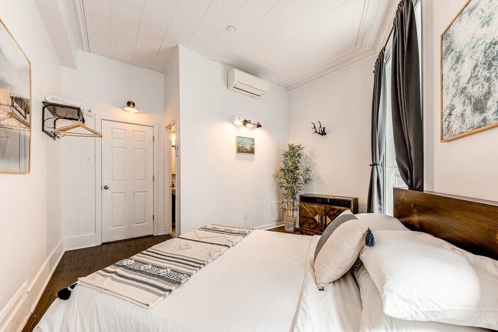 Remparts 2 Bed w Private terrace & sauna view 4