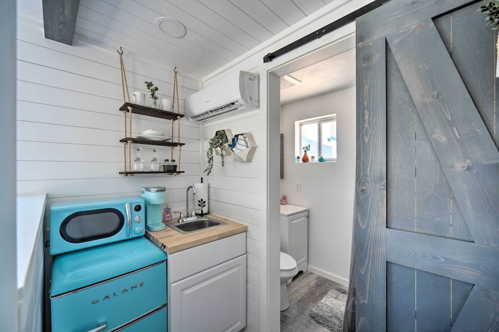 Modern Studio w/ Mtn Views & Lake On-site!
