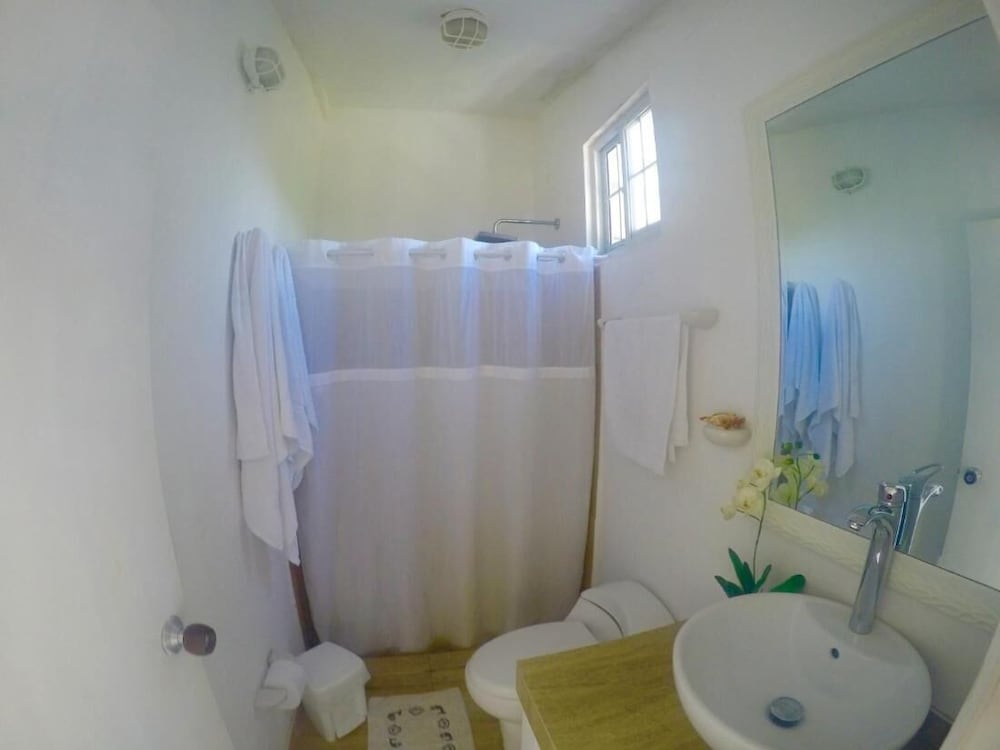 San Andres Vacations - Ocean View Sai, Five Bedroom Holiday Home - Property Image 37