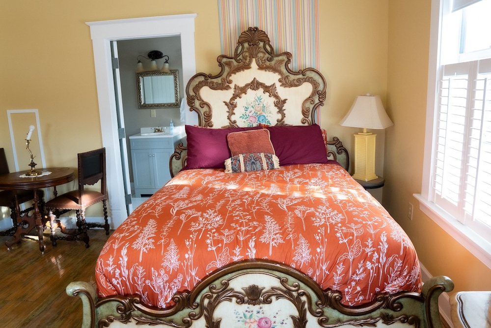 Oak Tree Hotel