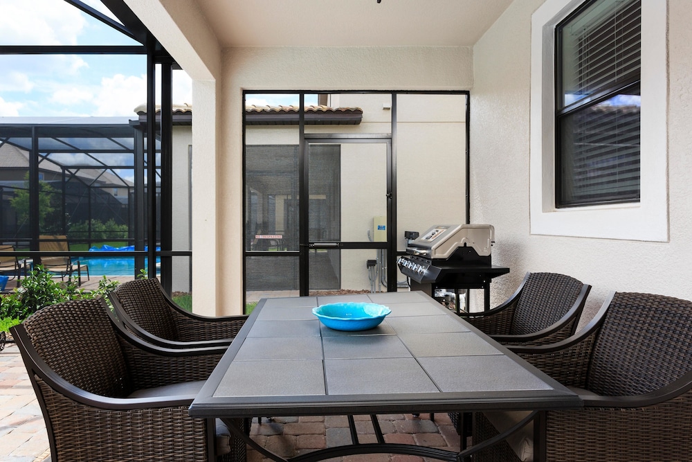 Villa Oasis Sunset 6 Bedroom Reunion - Image 1