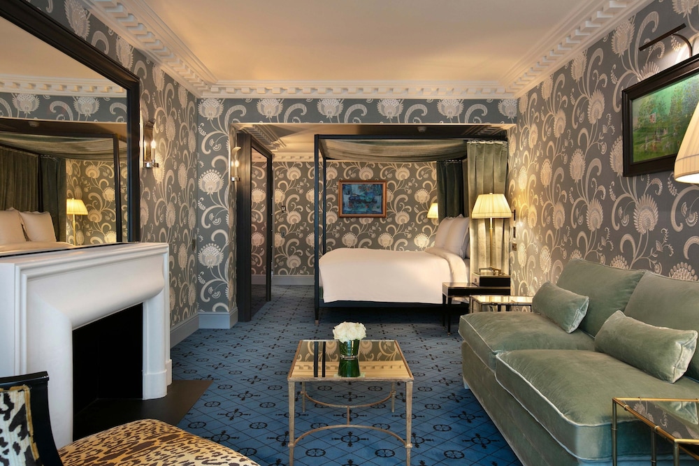 Hôtel de Berri Champs-Élysées, a Luxury Collection Hotel