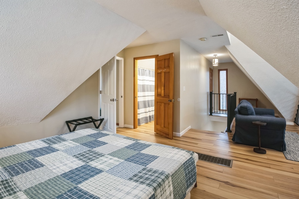 Deerfield Hideaway At Old Rocky 5 Bedroom Home
