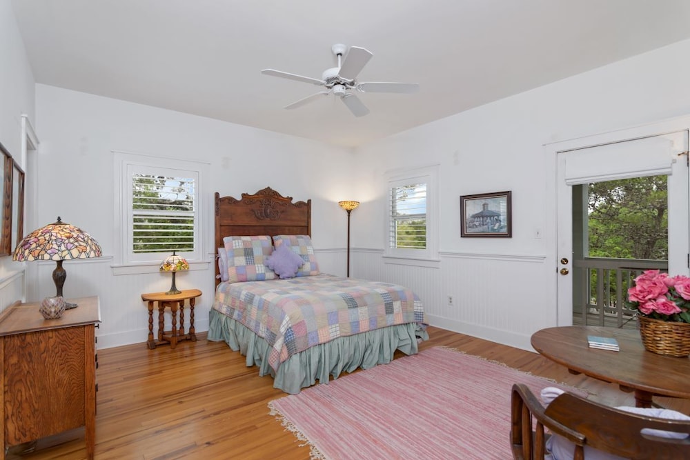 Cottage Rental Agency - Seaside, Florida