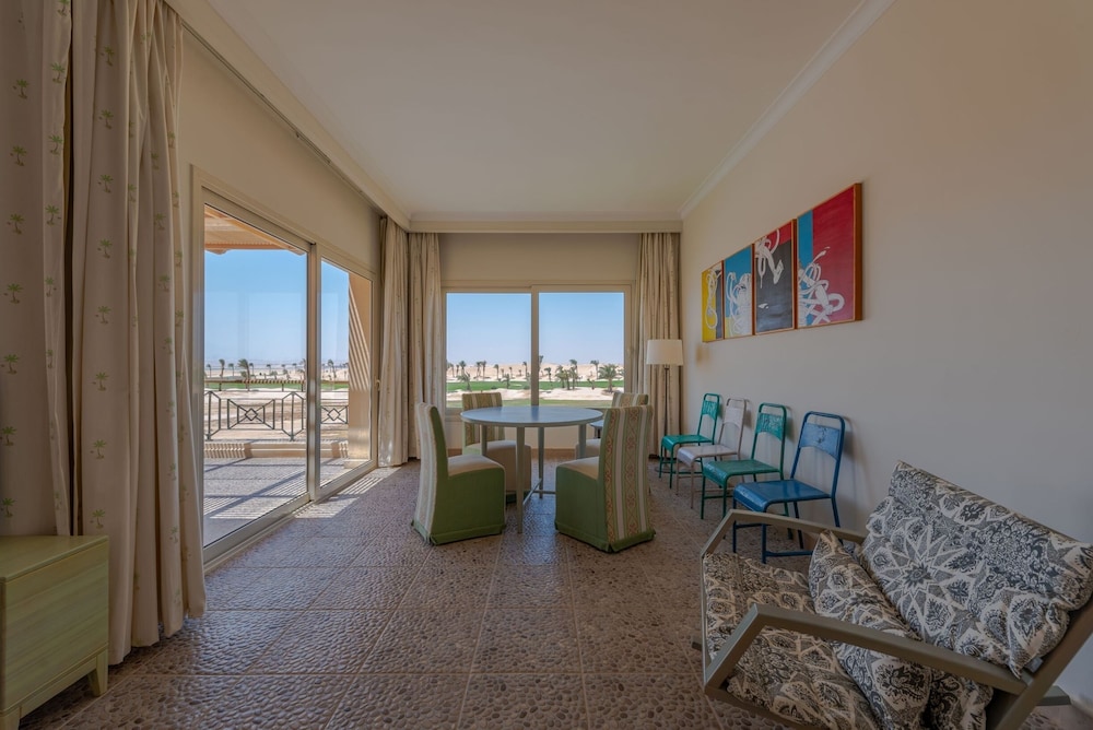 Vesta - Luxury APT II - 2BR - Golf view 5
