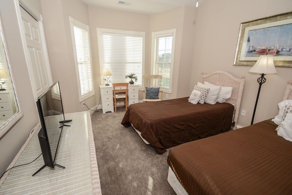 Magnolia Pointe 4878-402 2 Bedroom Condo
