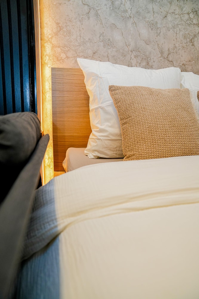 Comfy 5BR Apartment in Heart of Ghent