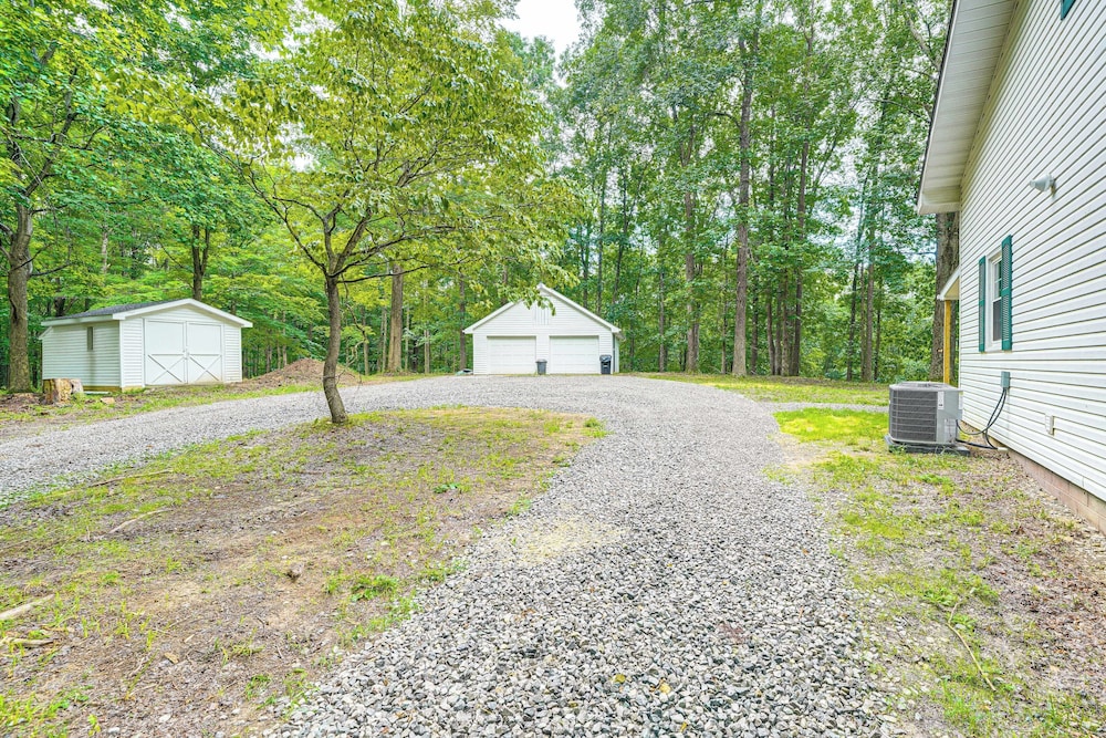 Secluded Lodge Stay: Day Trip to Audra State Park!
