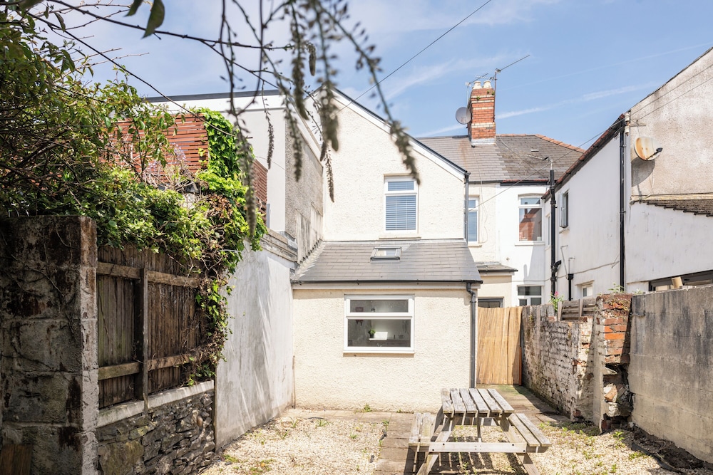 Tranquil Pontcanna Mews