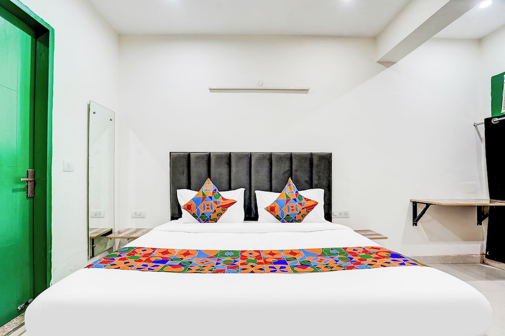 Fabhotel Cyberhub Suits
