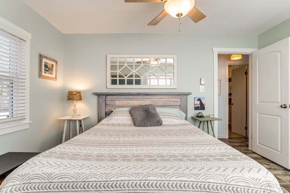 Dog-friendly Westover Cottage w/ River Access! view 5