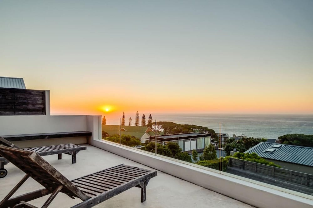 Stylish Family Villa w Pool Garden Putt-putt Villa Olivier