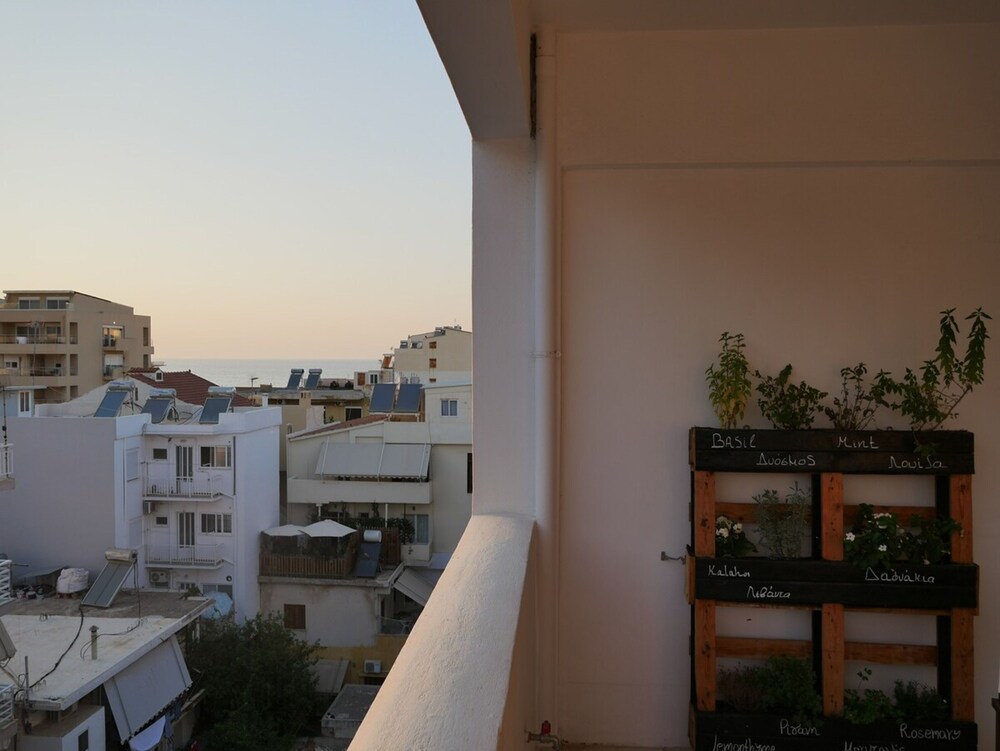 Gio s Central Cosy Apartment With Private Balcony