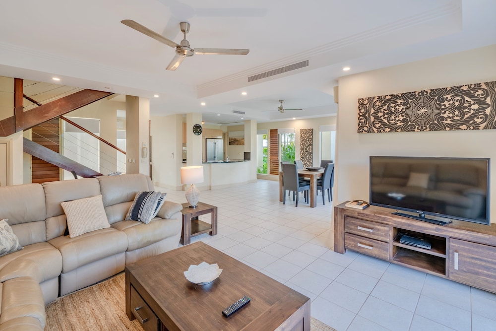 Paradise Links Port Douglas Luxury Villa view 2