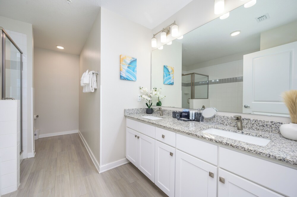 Epic Universe Brand New Modern Vista Cay Reserve Condo - 6005