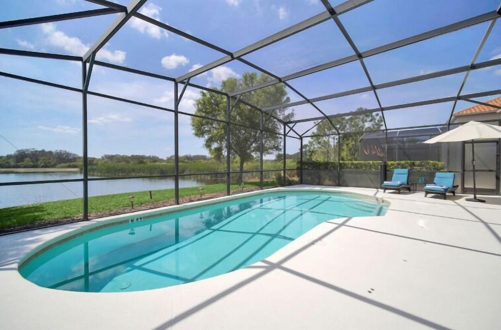 Stunner 6Br W/ South Pool, Lake View & Near Golf