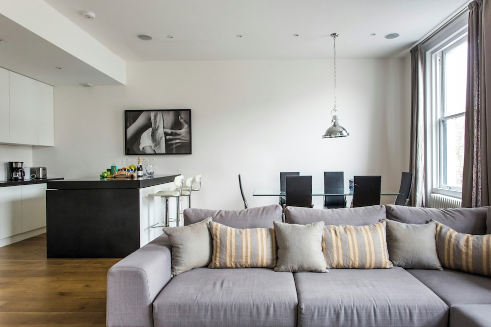 Cromwell Road II by Onefinestay