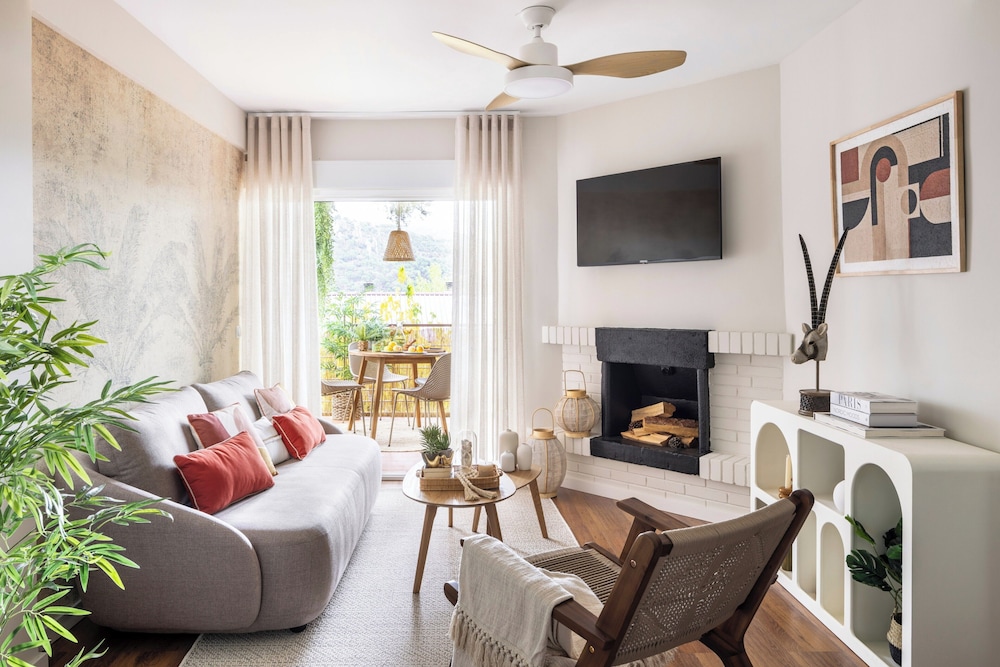 Costa Madrid Apartment Sleeps 5 With Terrace
