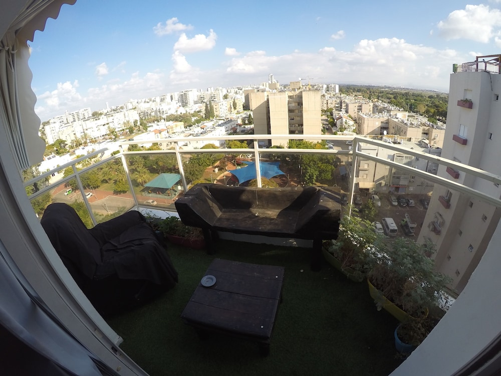 Avi's place