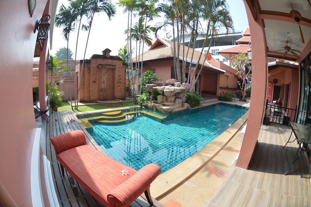 Pratamnak villa
