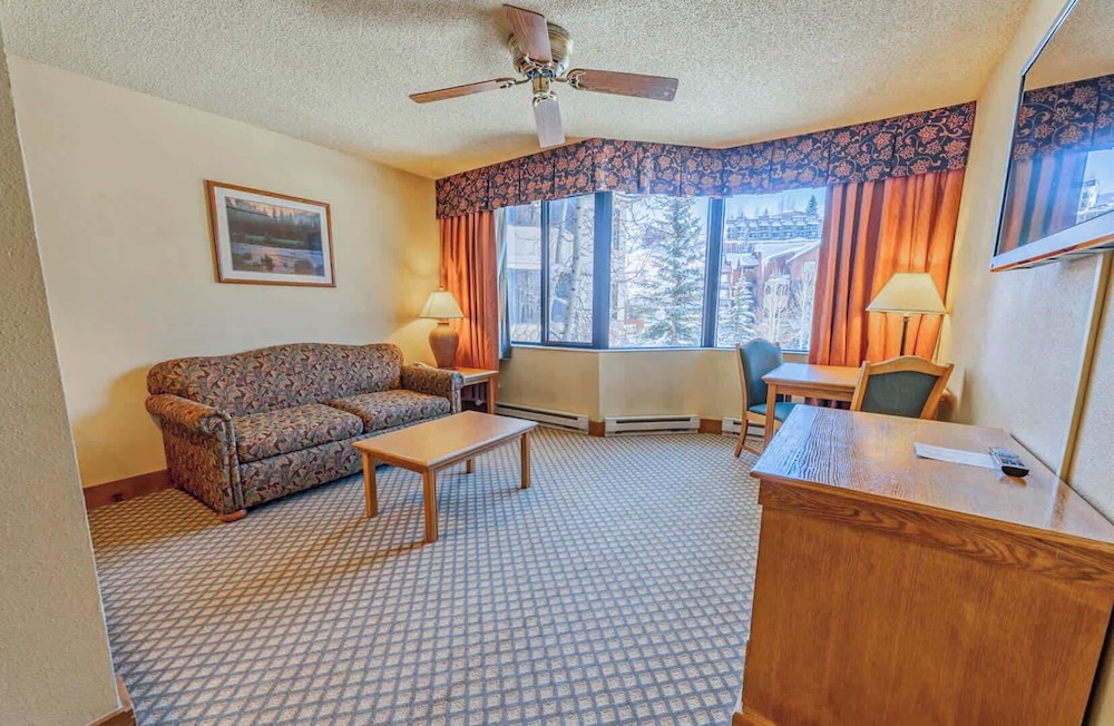 The Grand Lodge by Traverse Hospitality (No Resort Fees)