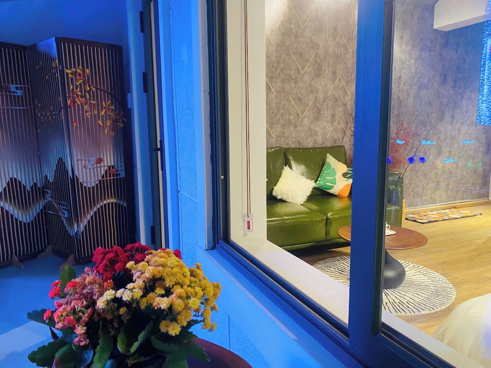 1 BR Nguyen Hue Walking St Bitexco