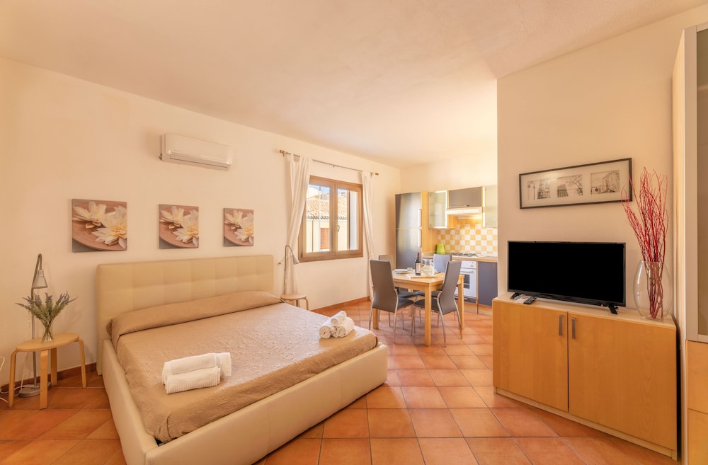 Cristal Blu Apartments In Santa Teresa Gallura
