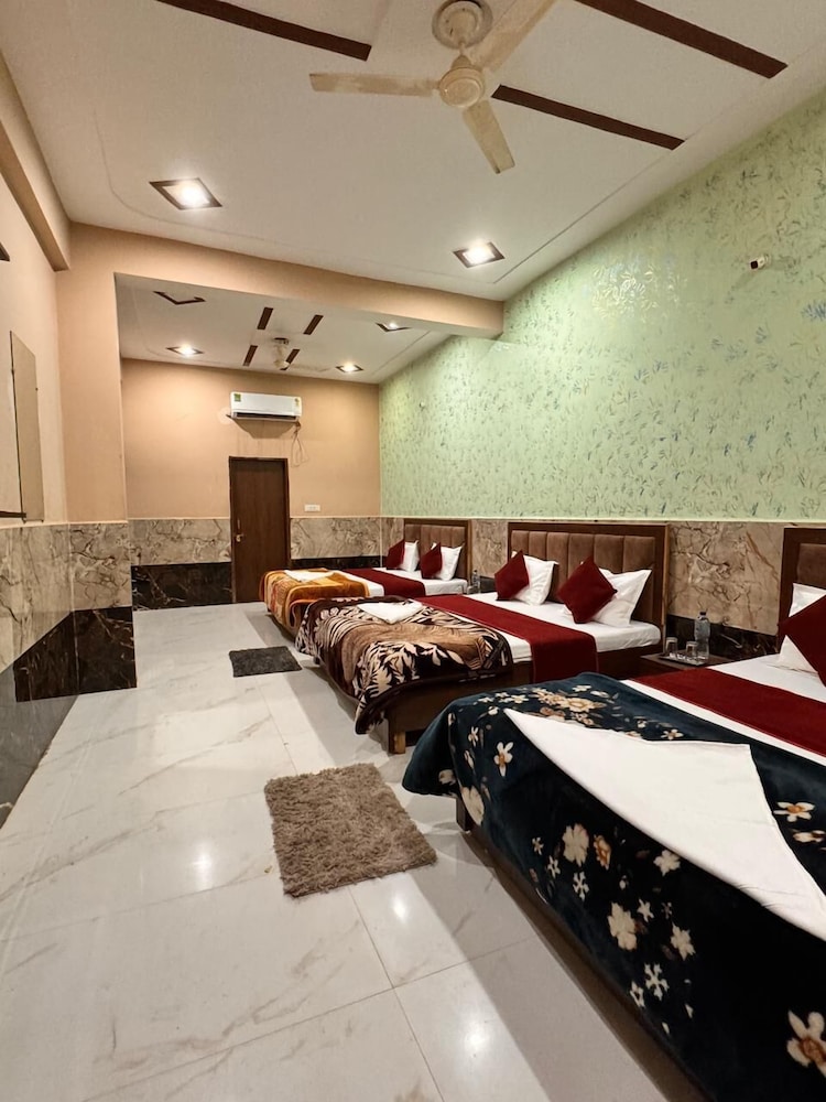 Hotel Raghav Dham