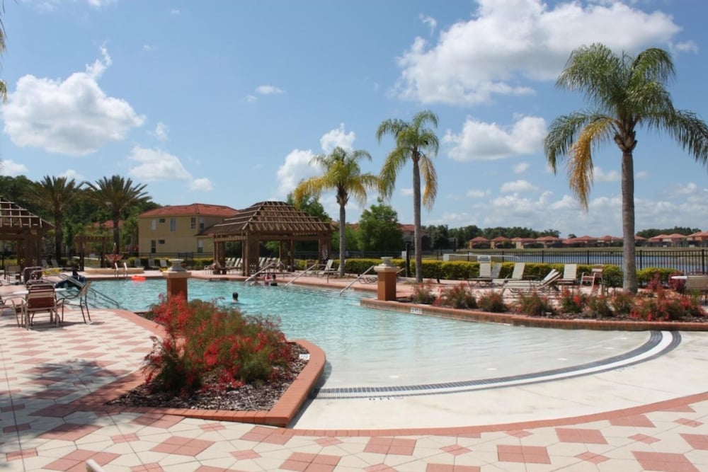 Salt Beach Hotel