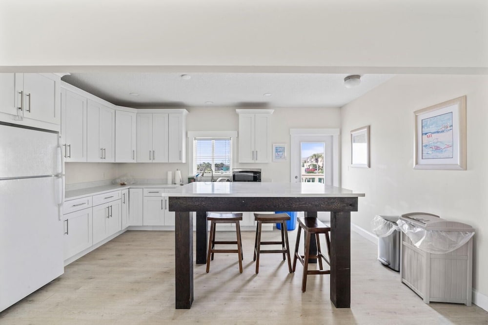 Blessed By The Sea Crescent Beach Activities 2 Bedroom Home