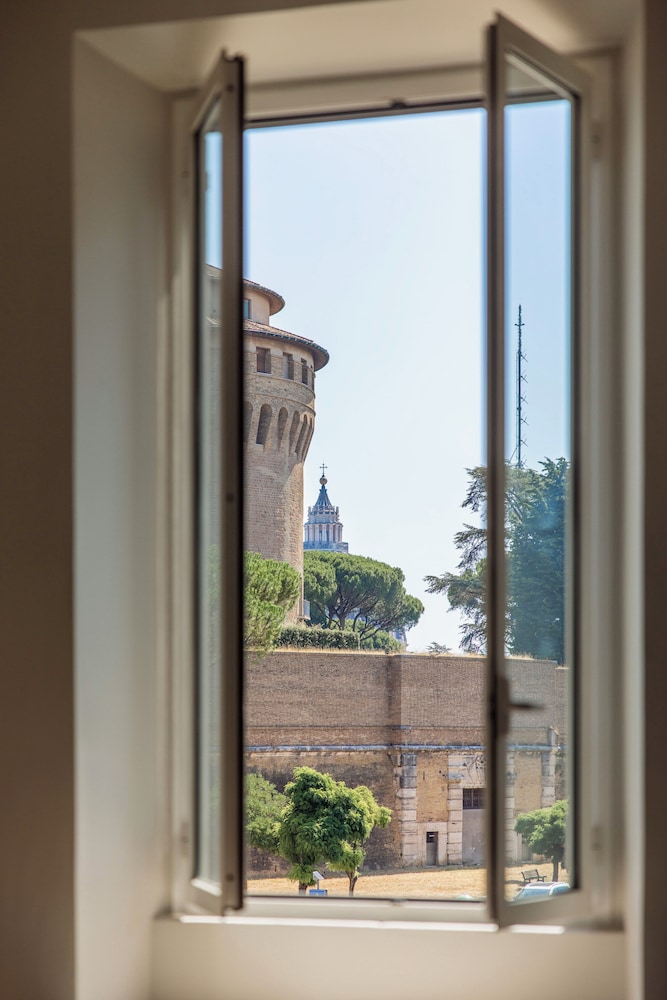 Vatican Pertusa Luxury Suites