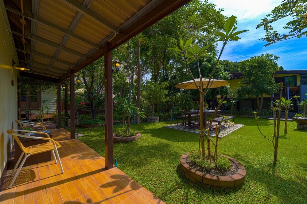 Fantastic Resort Near Town Location BS88