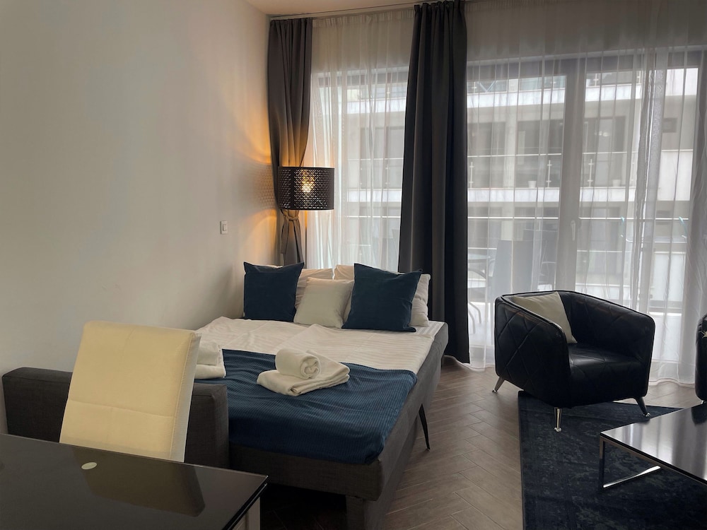Smart Carrara Apartments