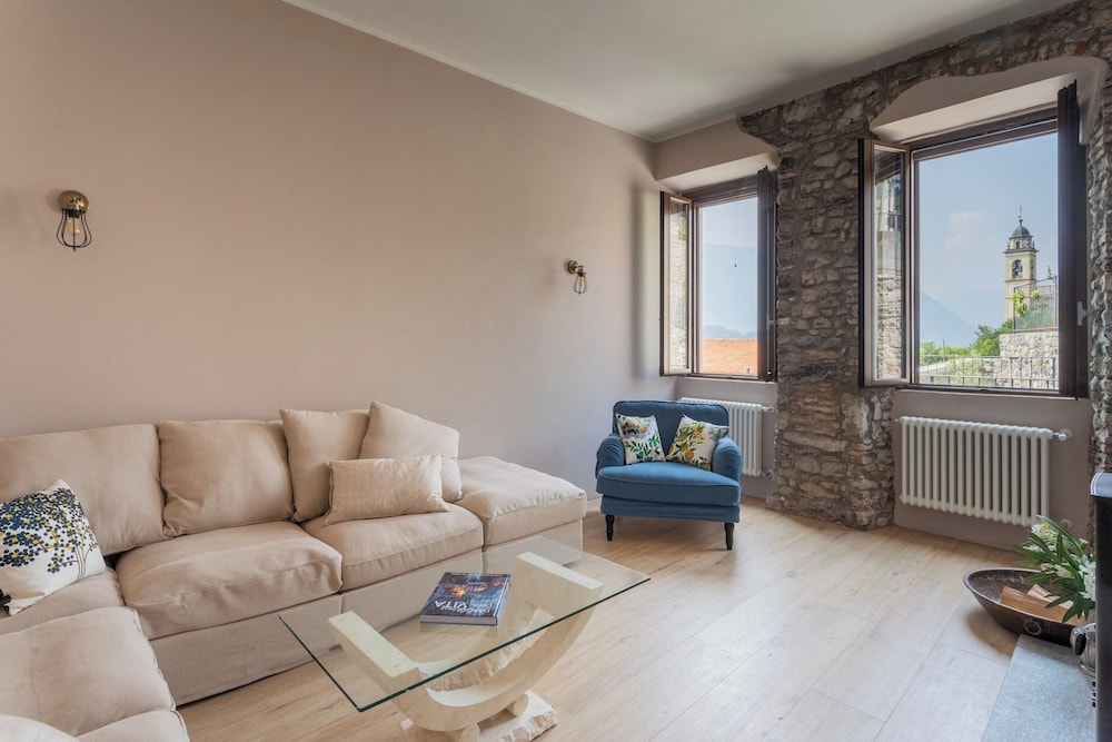 Castravalva Villa by Rent all Como photo 5